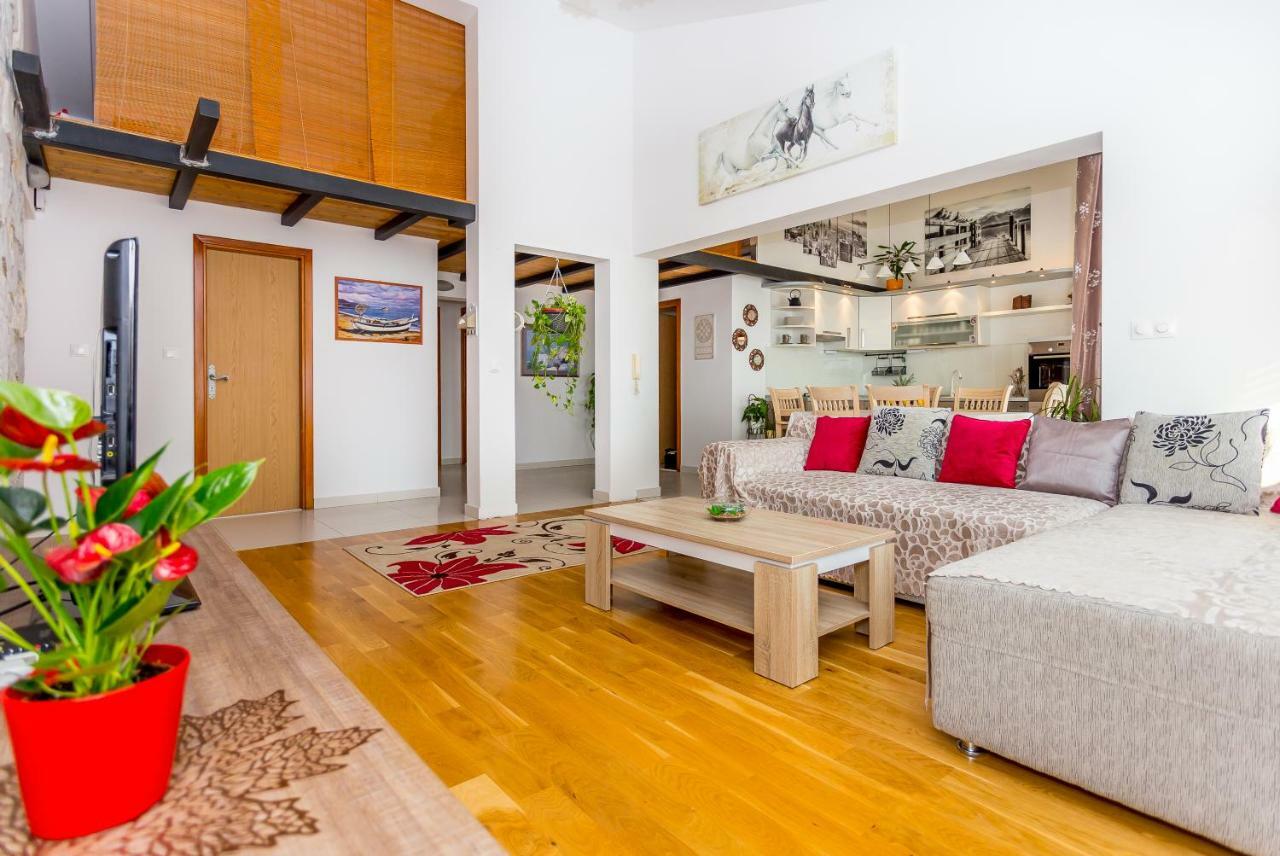 Urban Luxury Suites Juricevic Duće Exteriér fotografie