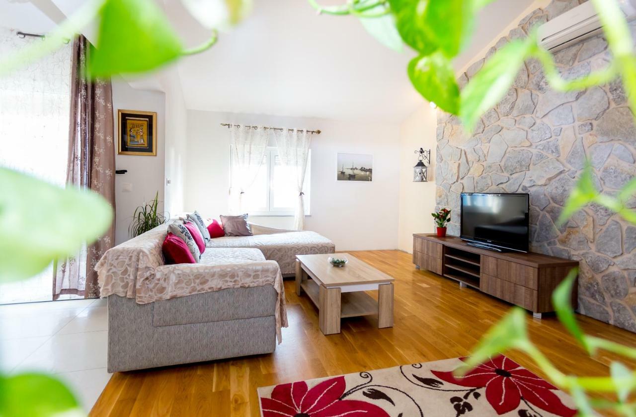 Urban Luxury Suites Juricevic Duće Exteriér fotografie