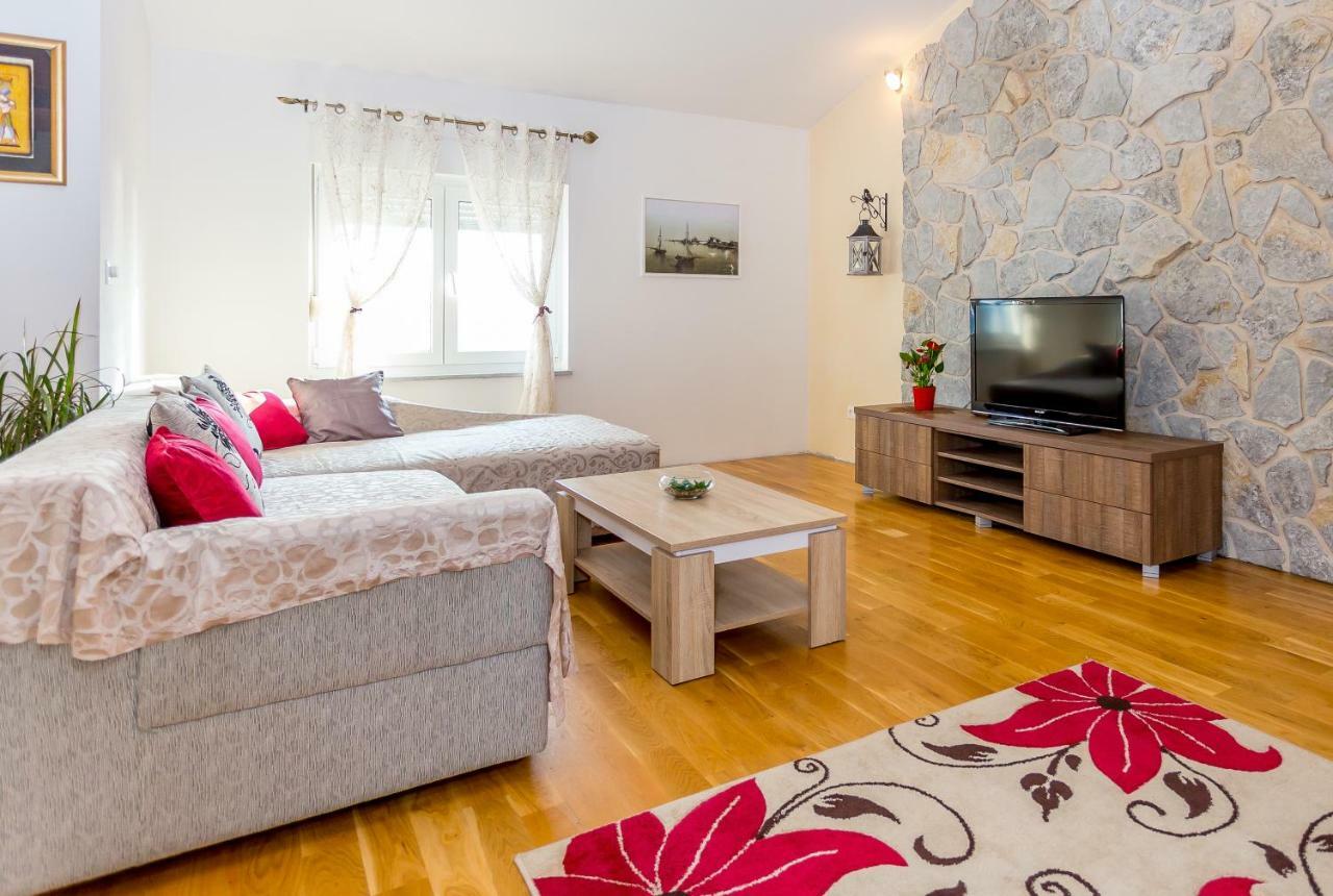 Urban Luxury Suites Juricevic Duće Exteriér fotografie
